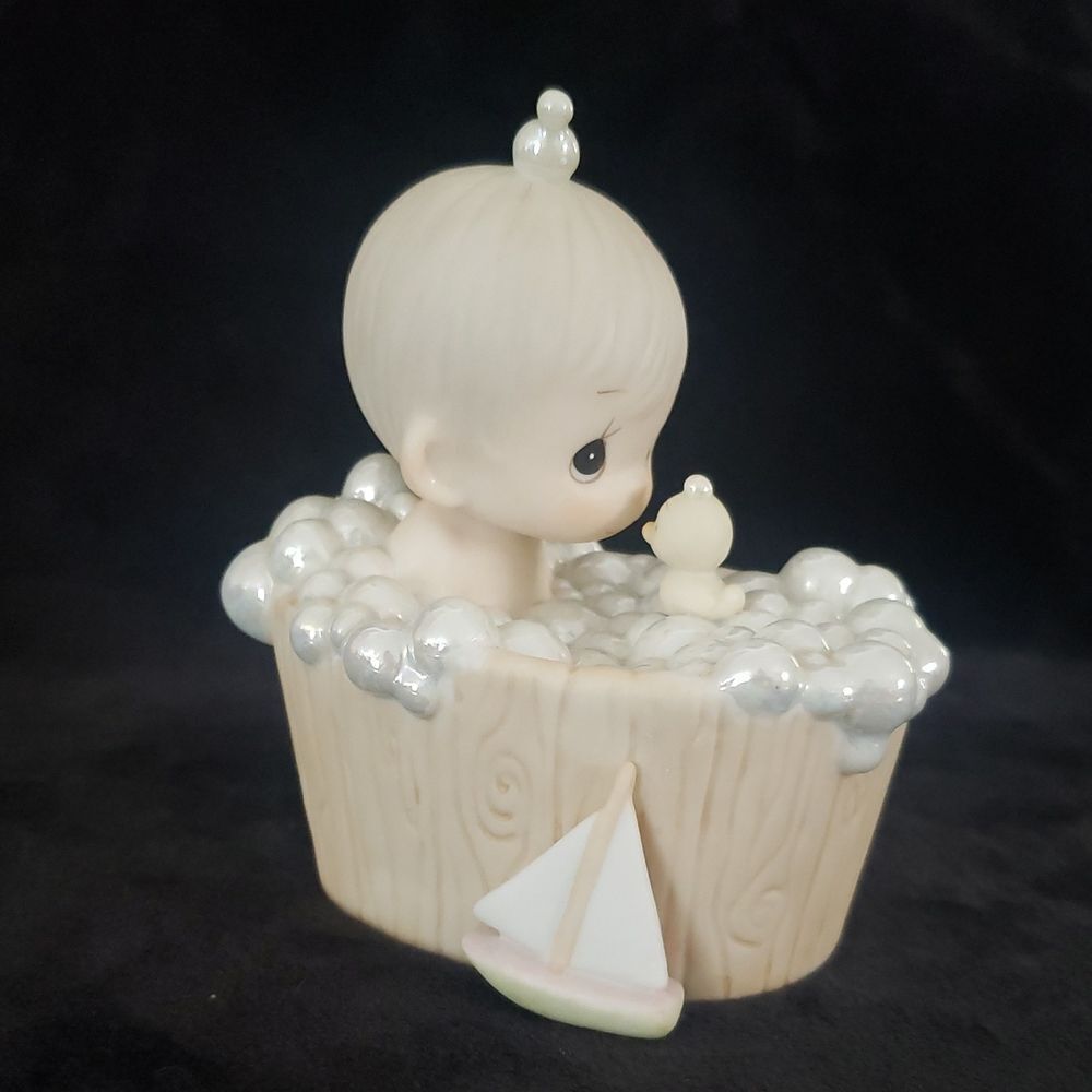 Vintage Precious Moments "A Tub Full of Love" Figurine #104817 (1987)